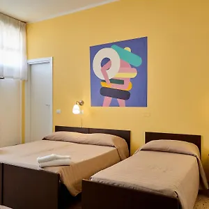  Hotel Solee, Family Holidays & Hostelling